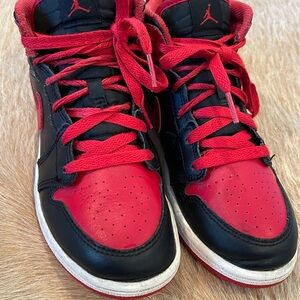 Nike Air Jordan 1 Low - Black & Red